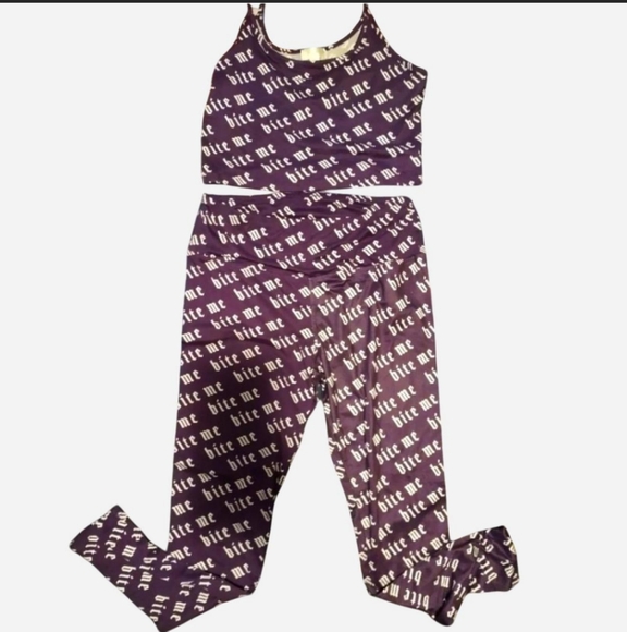 Bite Me Vampire Athletic Apparel set - Picture 3 of 15